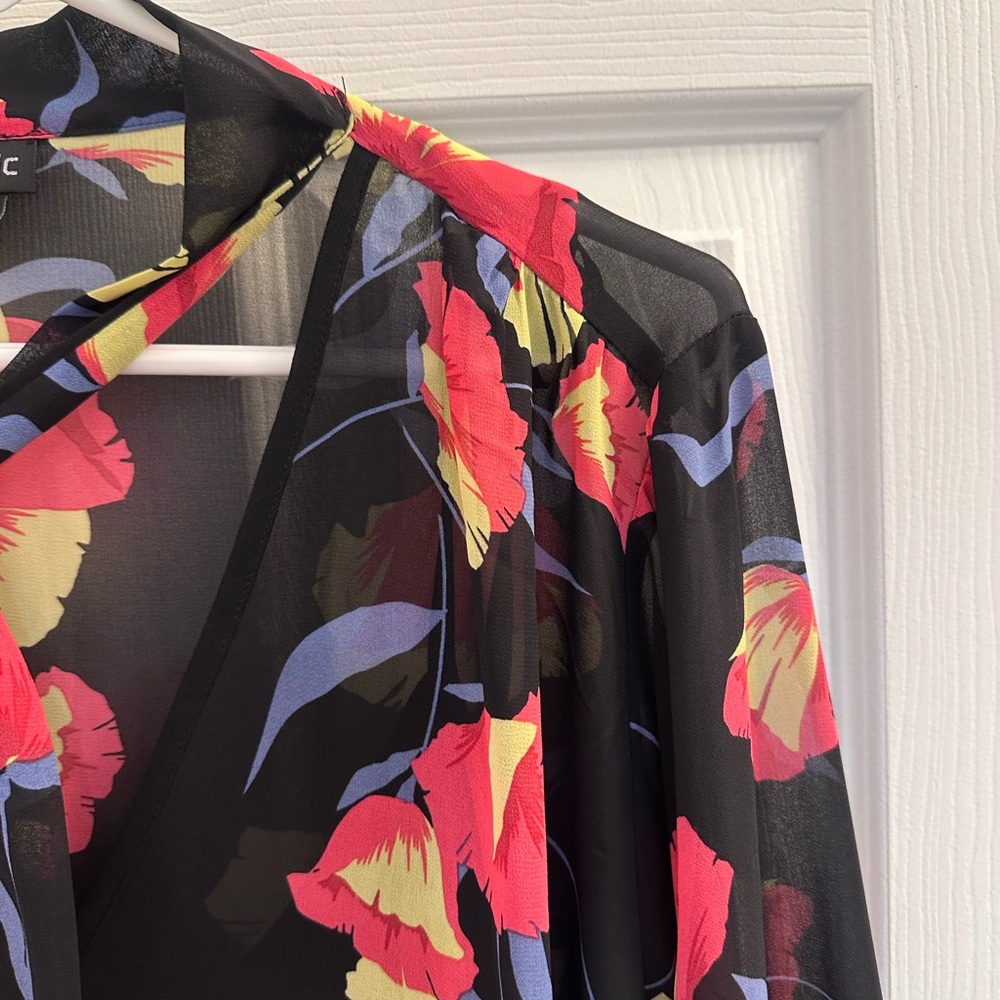 City Chic Black and Pink Floral Ruffled Bell Sleeve Blouse size 18 - Picture 7 of 12